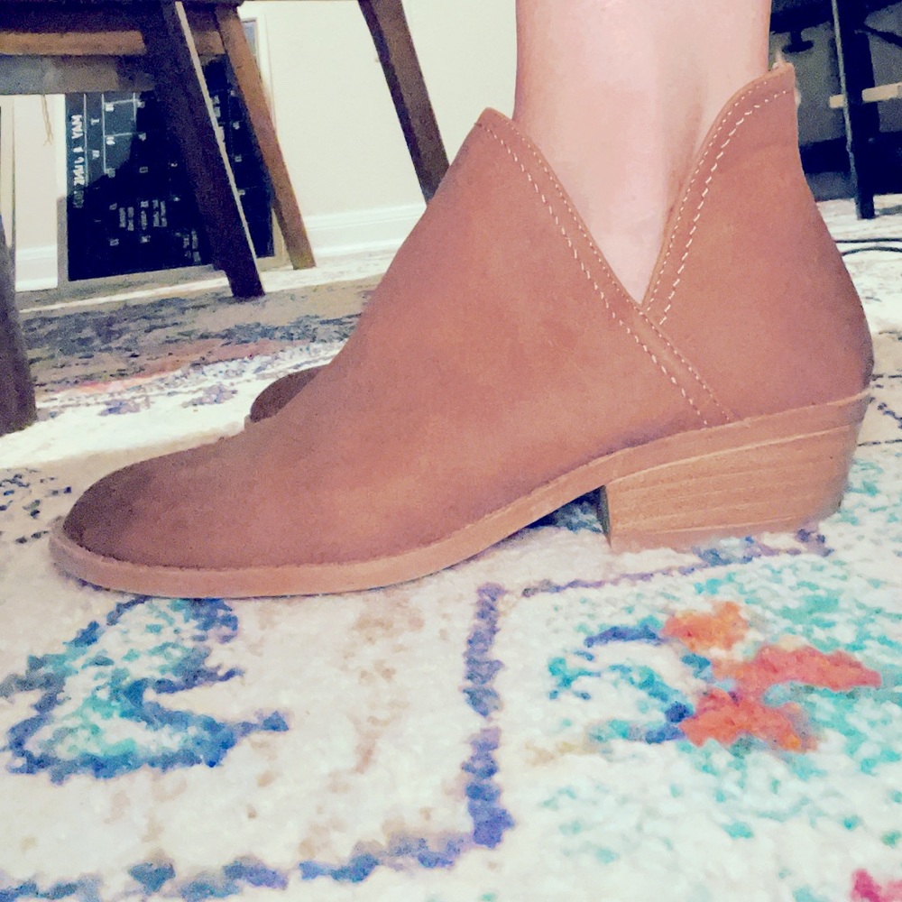 Universal Thread Brown Ankle Boots - Size 8